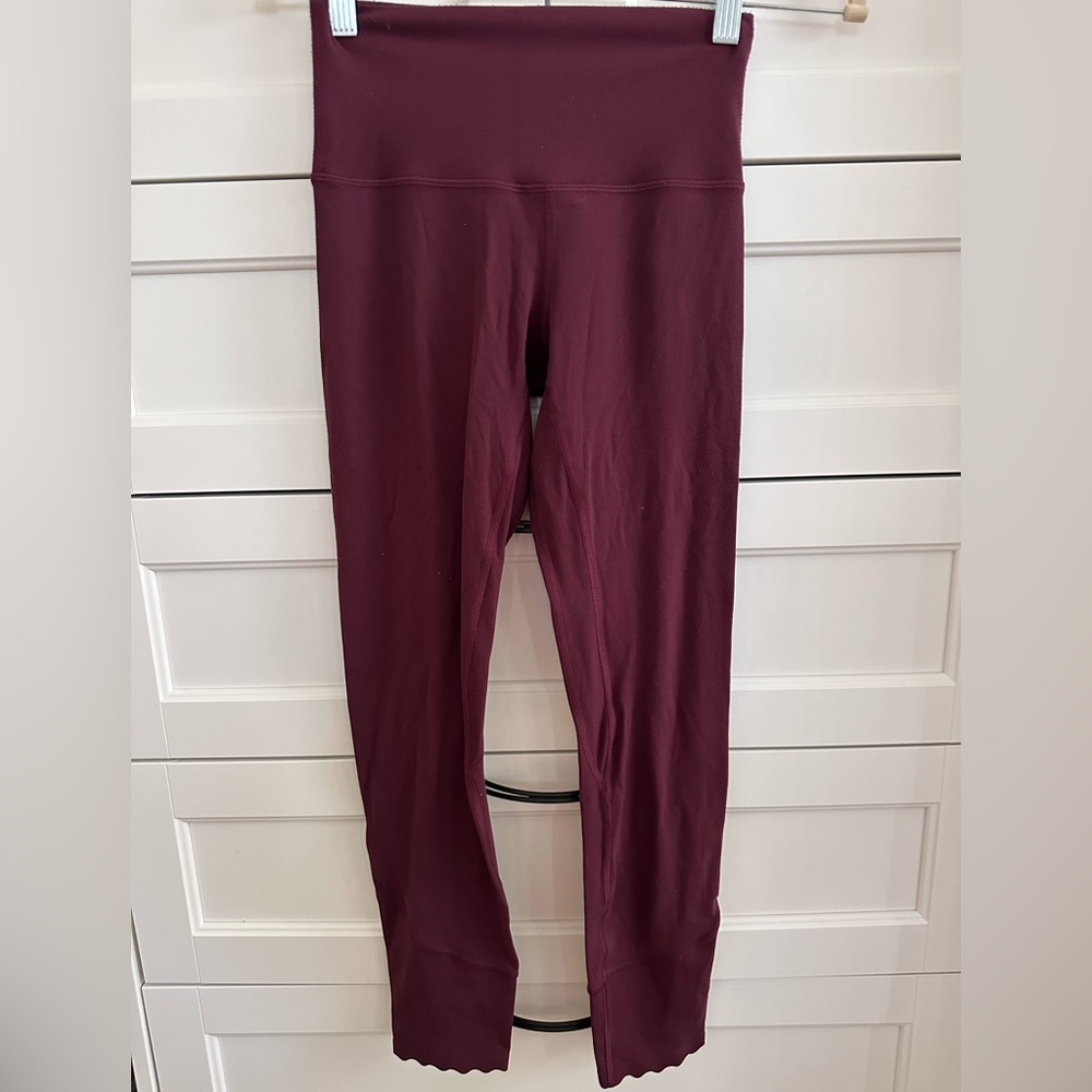 Lululemon Align high rise scalloped hem 25” Size 2 Color Cassis